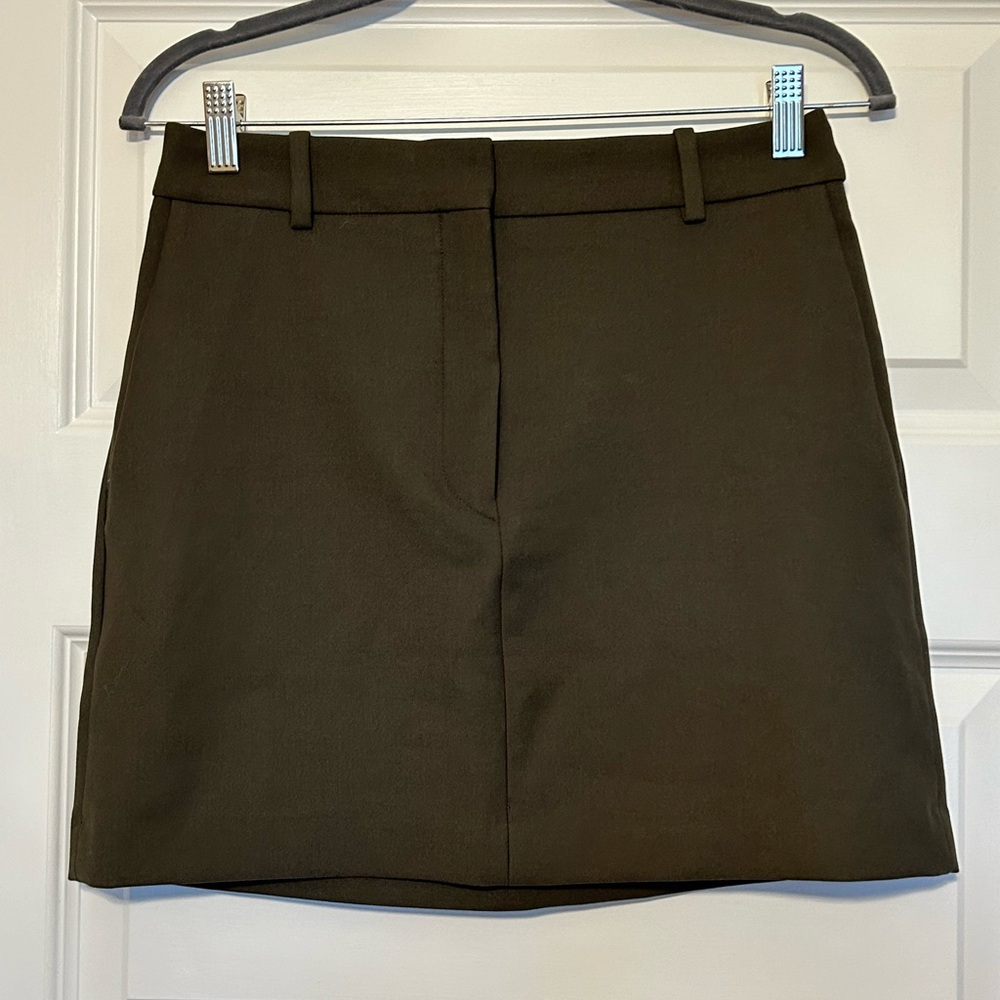 Aritzia Babaton Chisel Skirt